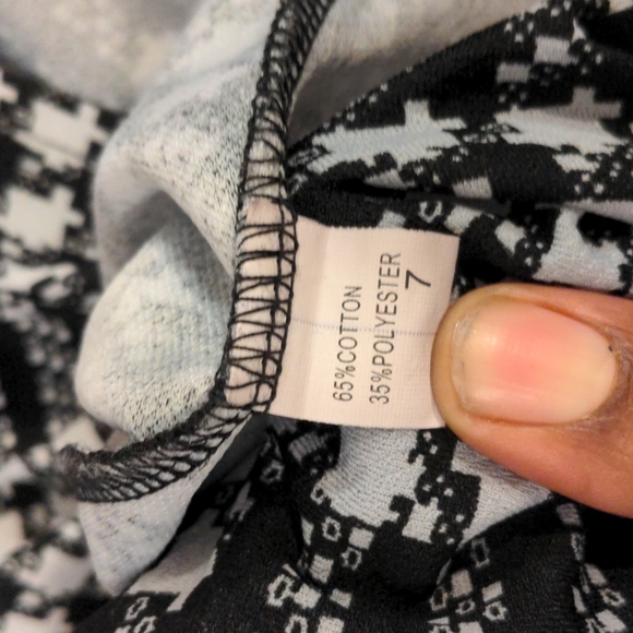 Women's Plus Size Red/Floral Printed Midi - Picture 8 of 9